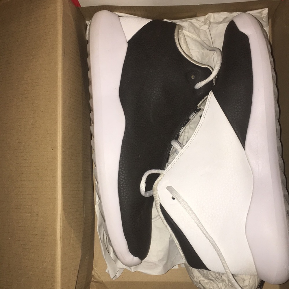 Women’s Nike Jamaxa Lux Shoes